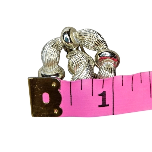 Star Vintage Vine Earrrings - Clip On - Picture 5 of 6